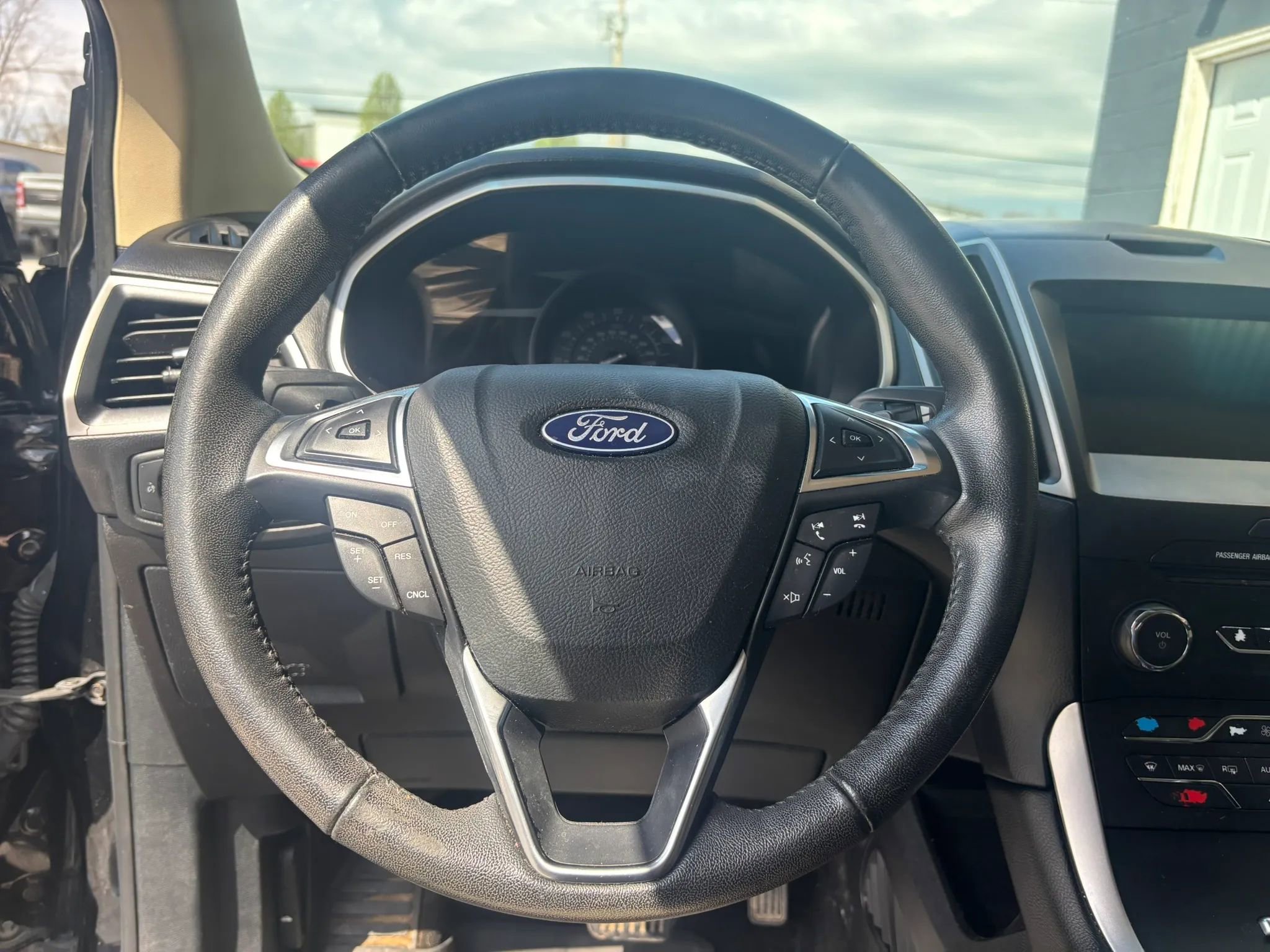 Used 2018 Ford Edge SEL w/ Equipment Group 201A AWD/4WD image 20