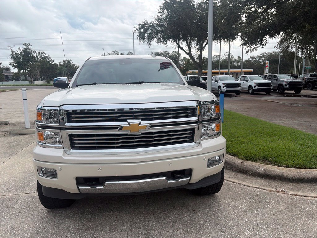 Used 2015 Chevrolet Silverado 1500 High Country w/ High Country Premium Package AWD/4WD image 3
