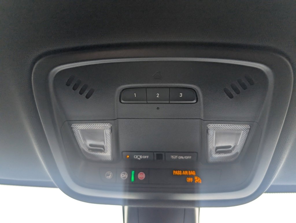 Used 2023 Chevrolet Traverse LT image 21