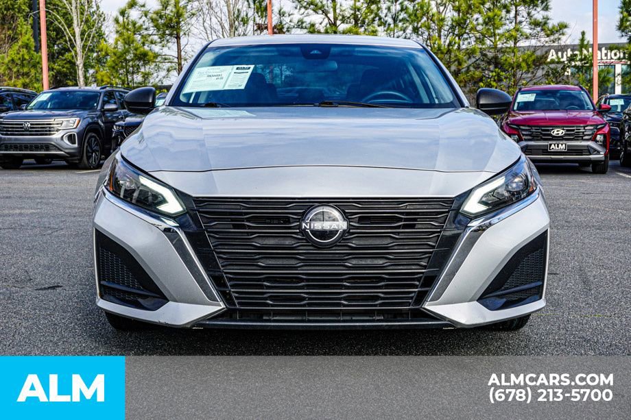 Used 2024 Nissan Altima 2.5 SV image 10