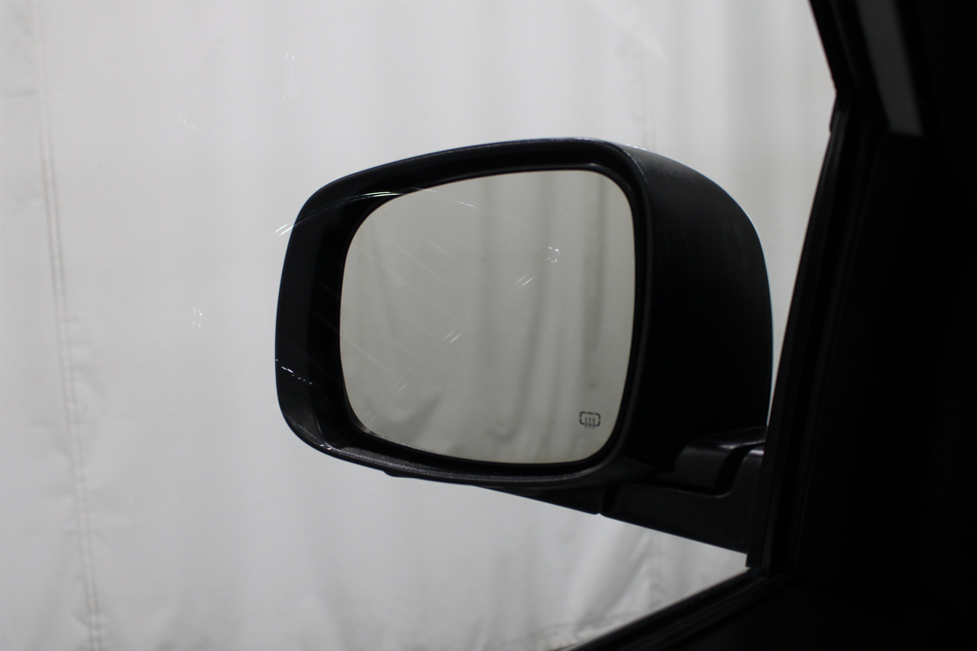 Used 2014 Chrysler Town & Country S FWD image 9