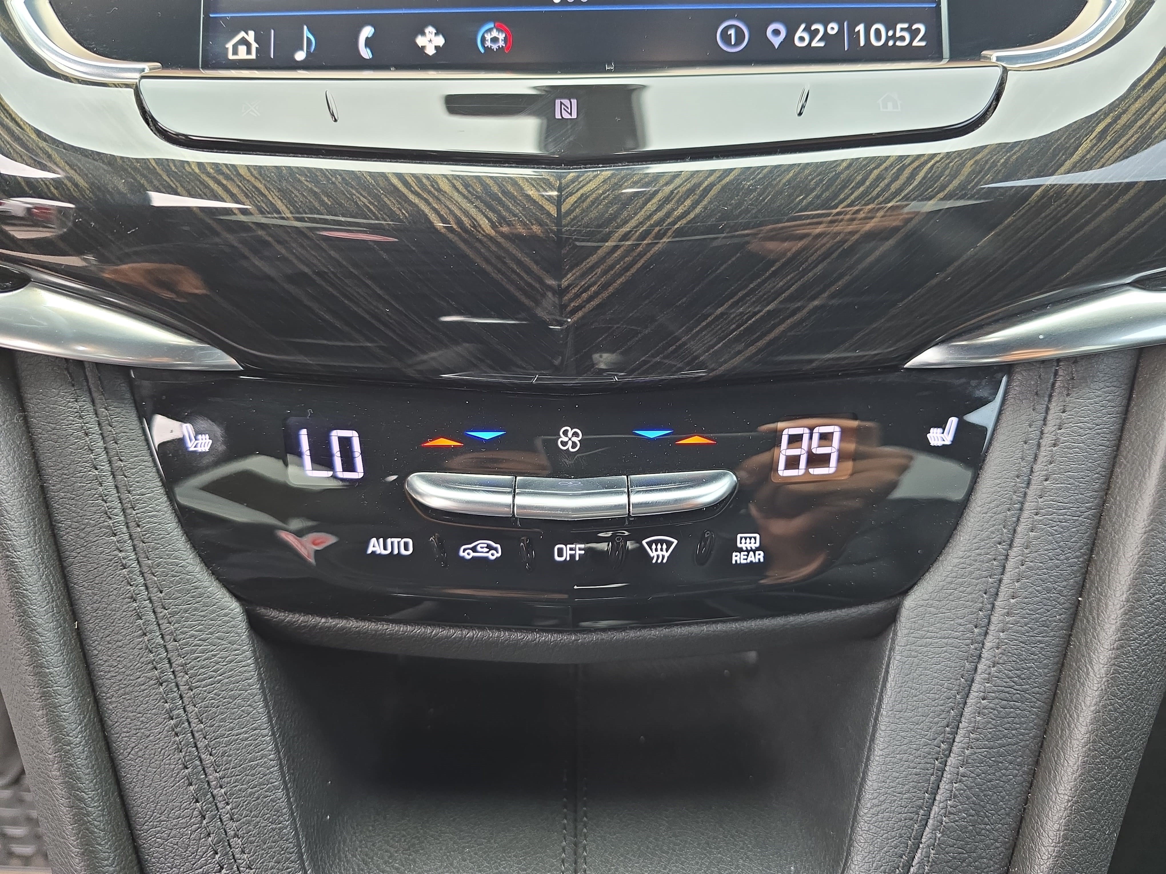 Used 2020 Cadillac XT6 Premium Luxury FWD image 21