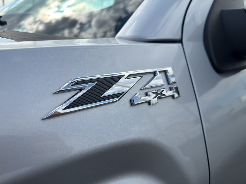 Used 2014 GMC Sierra 1500 SLT w/ Suspension Package, Off-Road AWD/4WD image 10