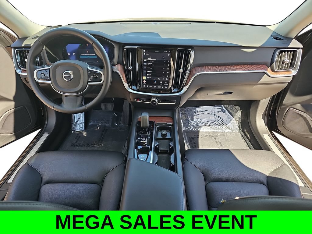 Used 2025 Volvo V60 B5 Cross Country Plus AWD/4WD image 9