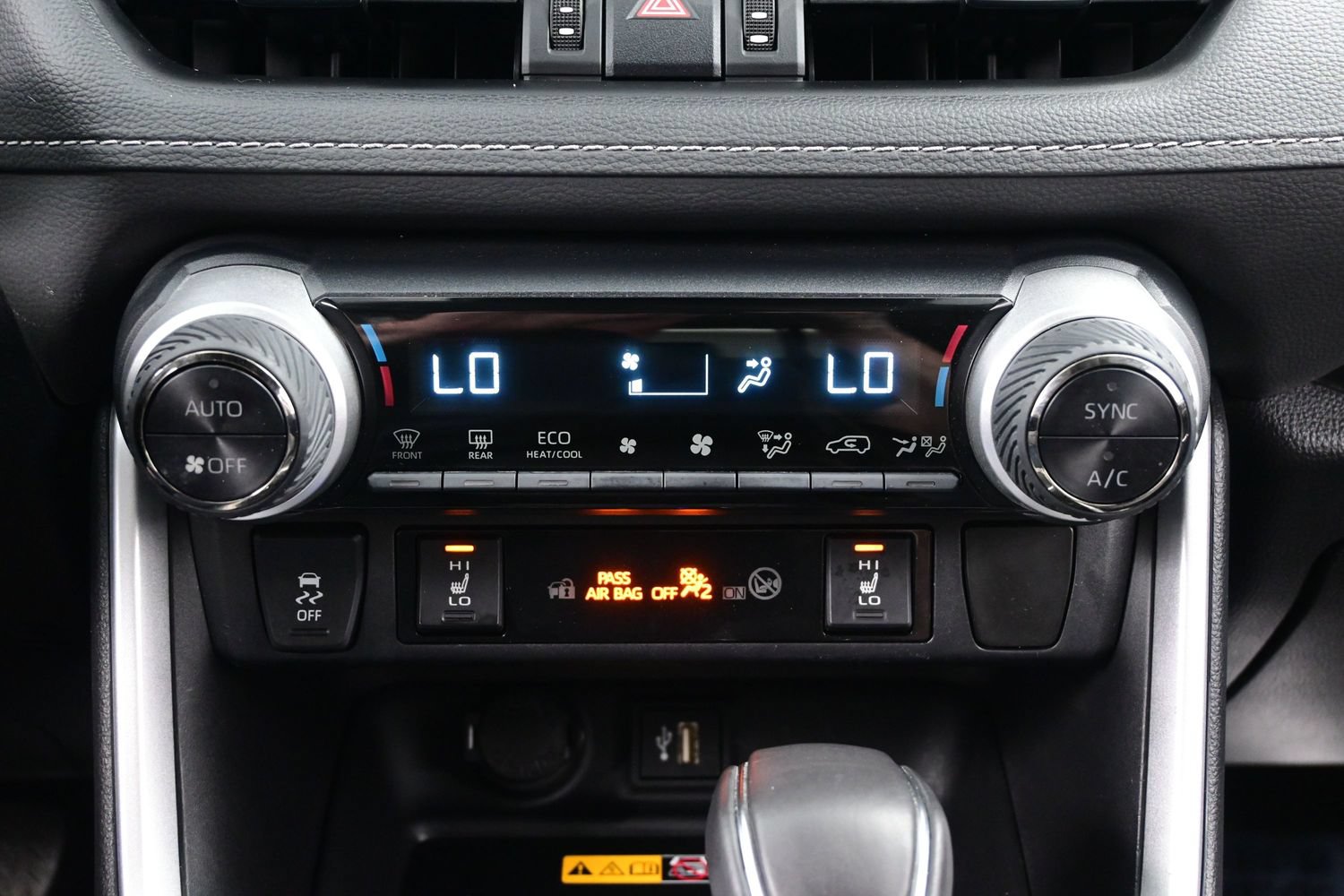 Used 2024 Toyota RAV4 XLE Premium w/ Weather Package AWD/4WD image 21