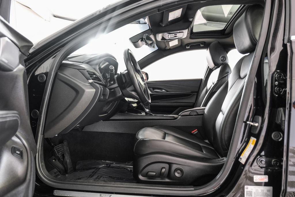 Used 2023 Cadillac CT4 Luxury w/ Sun And Sound Package RWD image 4