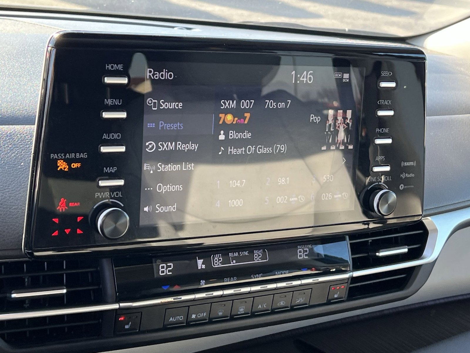 Used 2023 Toyota Sienna XLE image 18