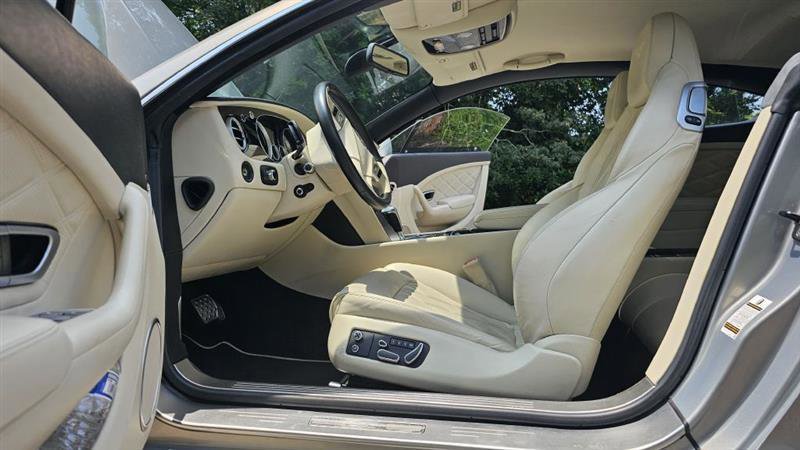 Used 2015 Bentley Continental GT image 12