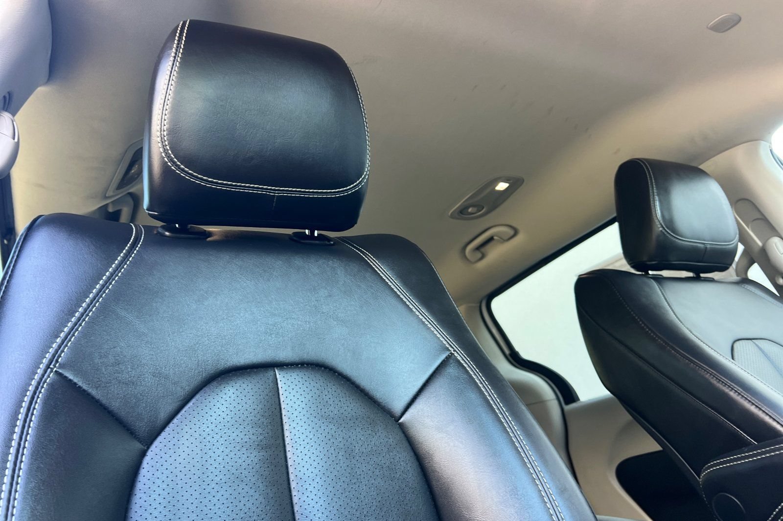 Used 2024 Chrysler Pacifica Touring-L FWD image 21