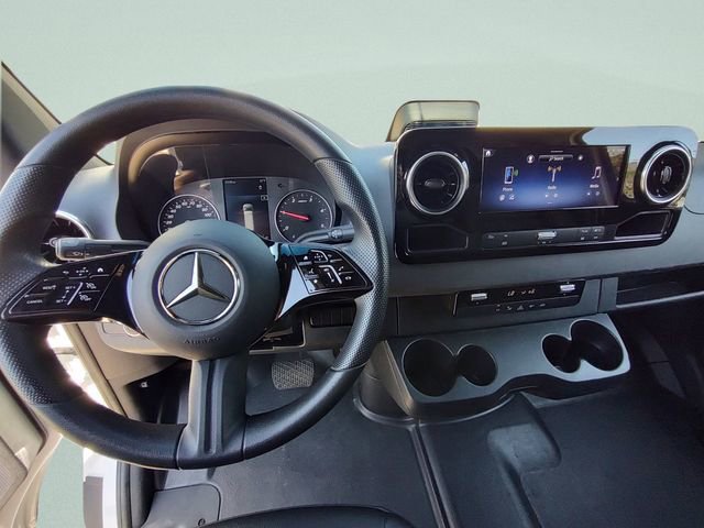 Used 2025 Mercedes-Benz Sprinter 2500 image 10