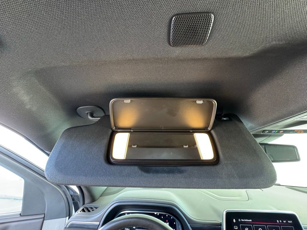 Used 2023 GMC Yukon SLT w/ SLT Luxury Package image 40