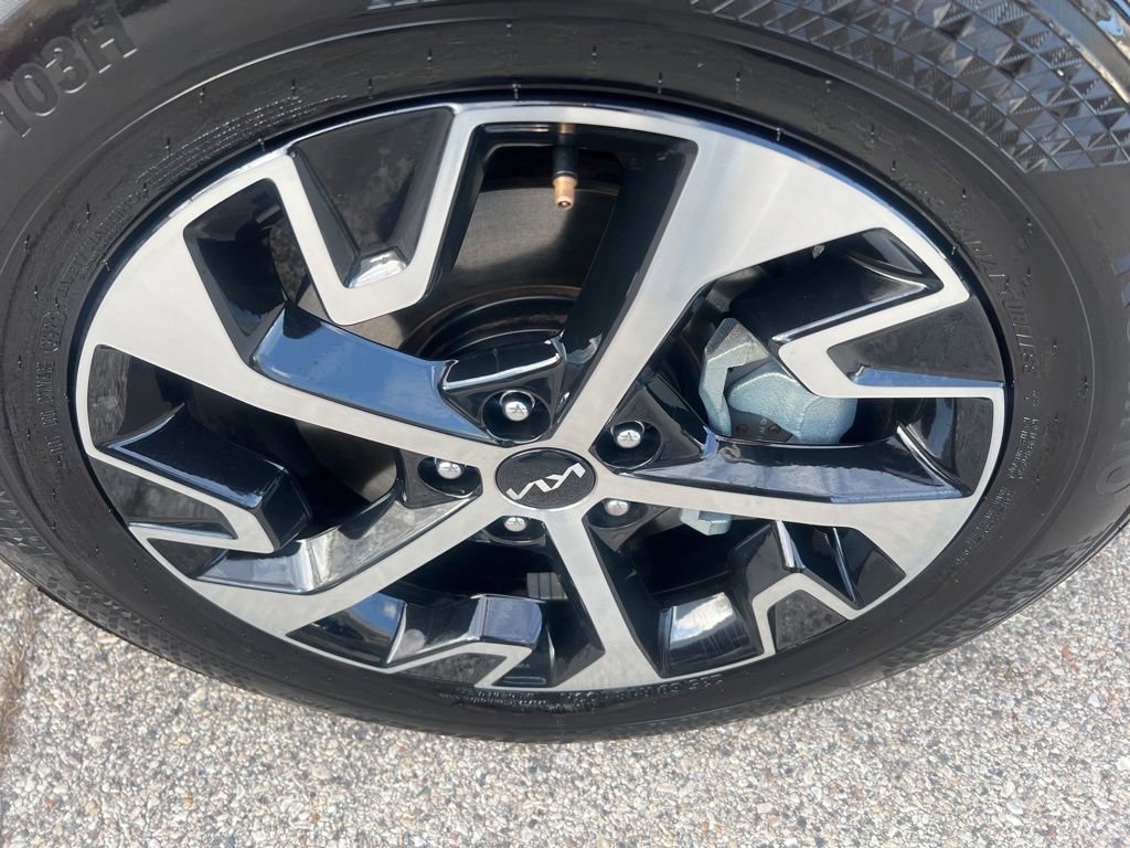 Certified 2025 Kia Sportage EX image 37