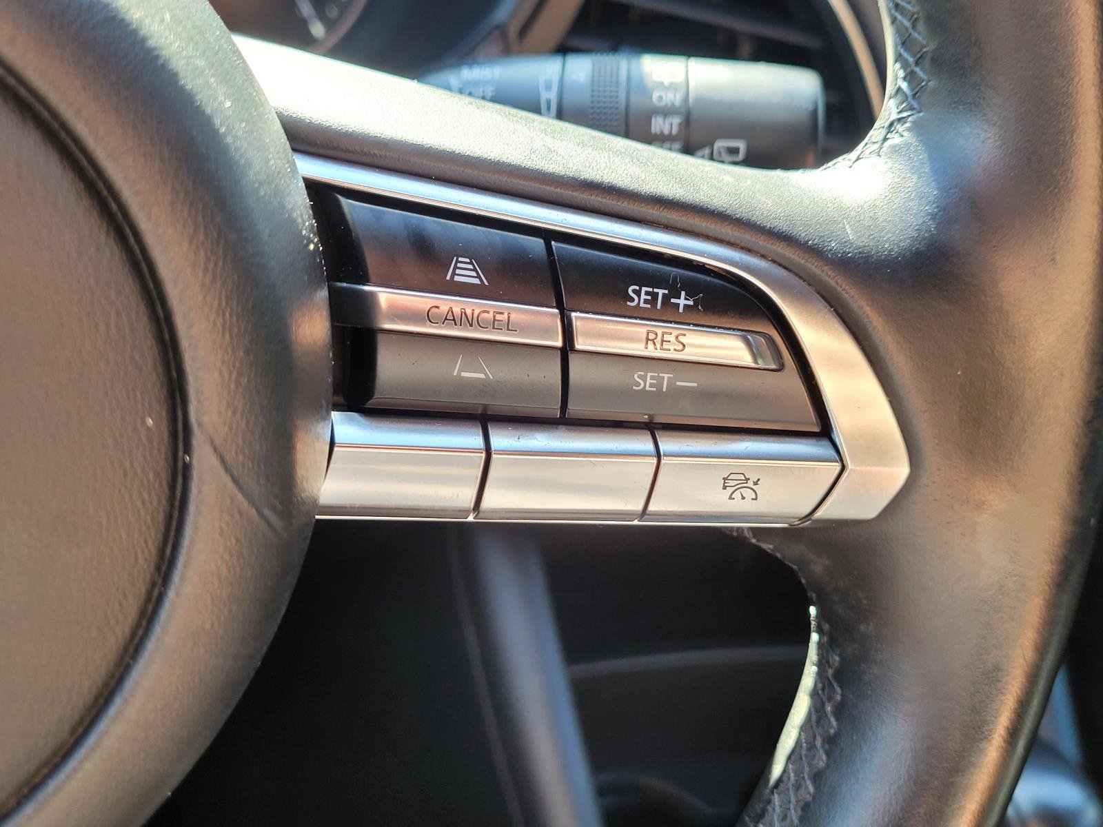 Used 2019 MAZDA MAZDA3 Hatchback FWD image 30