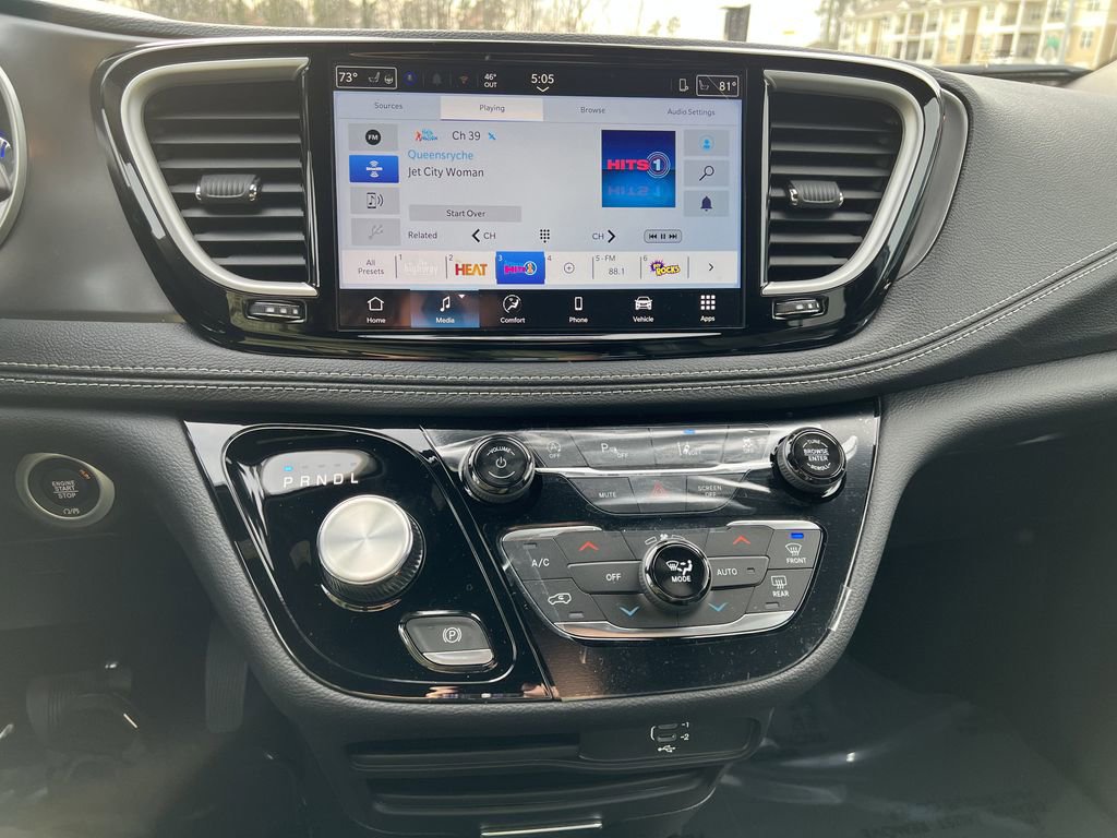 New 2026 Chrysler Pacifica Select image 11