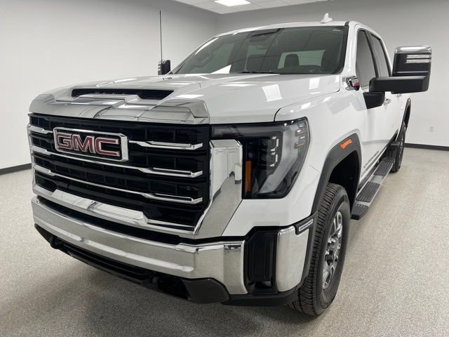 Used 2025 GMC Sierra 3500 SLT AWD/4WD image 4