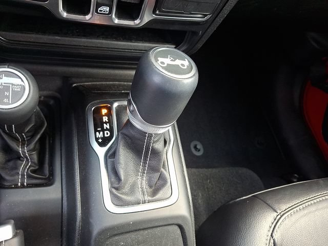 Used 2019 Jeep Wrangler Unlimited Sahara AWD/4WD image 15