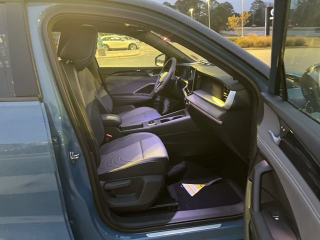 New 2026 Volkswagen Tiguan SE R-Line FWD image 22