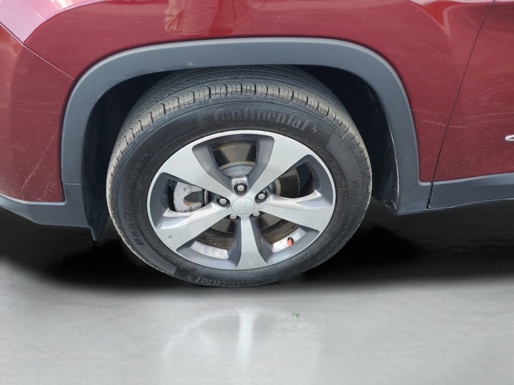 Used 2019 Jeep Cherokee Limited image 25