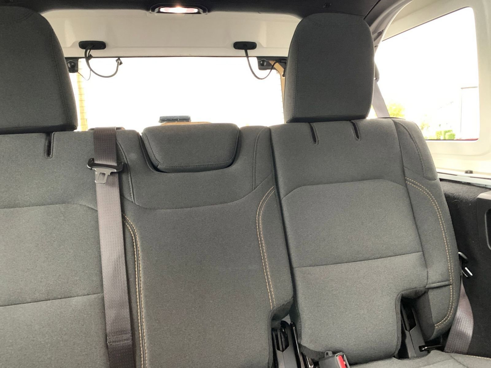 Used 2025 Jeep Wrangler Sahara image 36