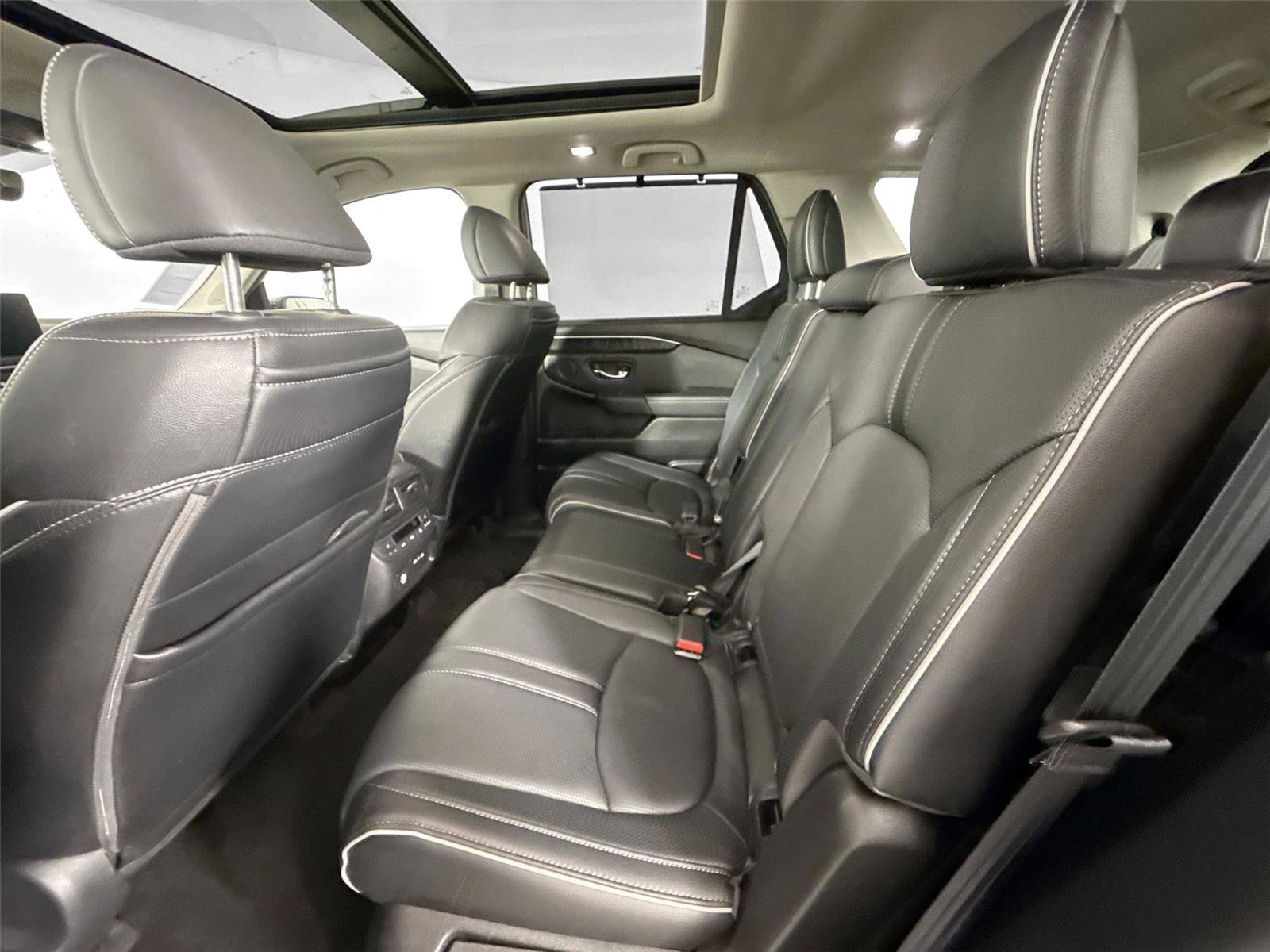 Used 2024 Honda Pilot Elite image 32