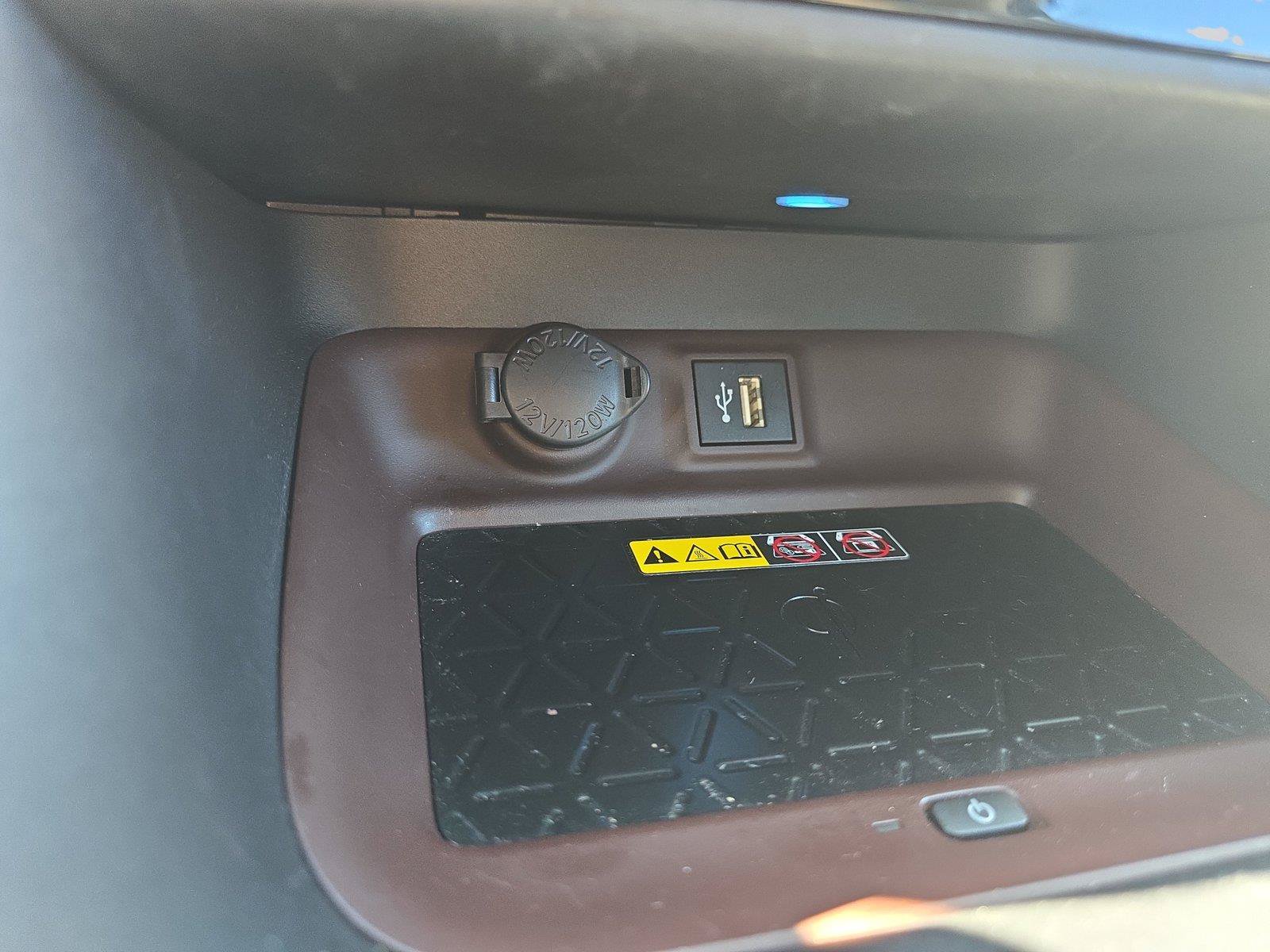 Used 2025 Toyota RAV4 Limited w/ Advanced Technology Package AWD/4WD image 25