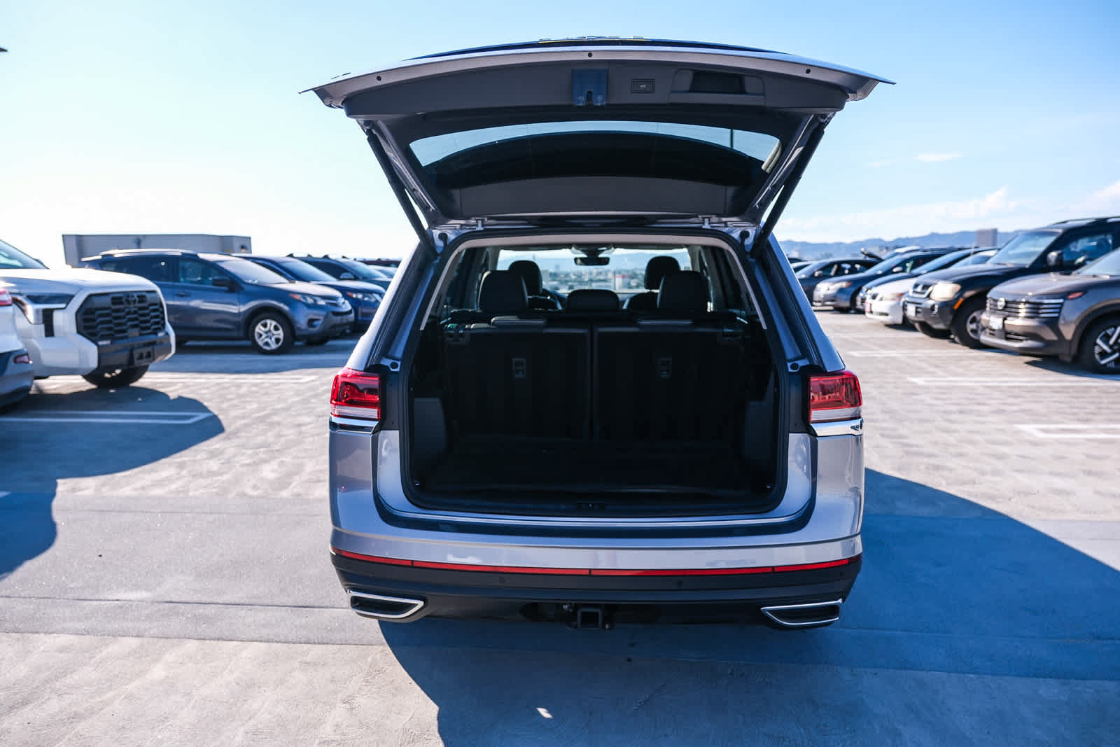 Used 2024 Volkswagen Atlas SE FWD image 27