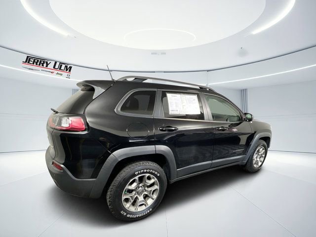 Used 2021 Jeep Cherokee Trailhawk image 3