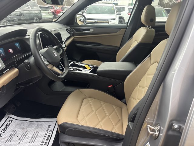 Used 2025 Volkswagen Atlas Cross Sport SE image 16