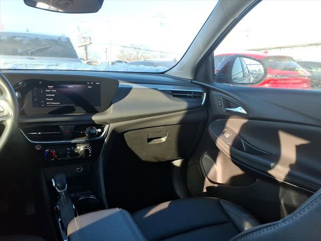 Used 2024 Buick Encore GX Sport Touring image 12