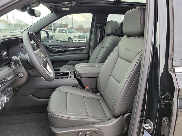 New 2024 GMC Yukon Denali w/ Advanced Technology Package image 25