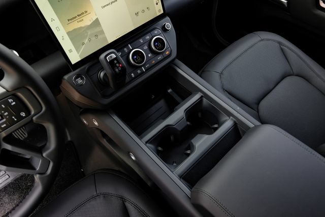 New 2026 Land Rover Defender 110 X-Dynamic SE AWD/4WD image 29