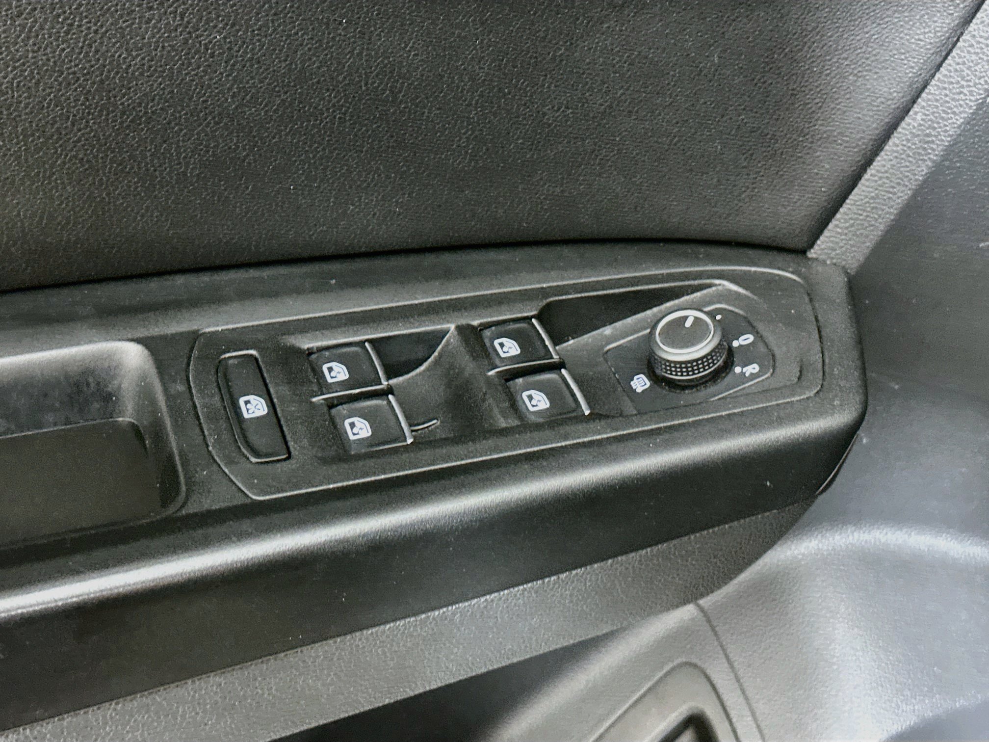Used 2019 Volkswagen Atlas SEL FWD image 15