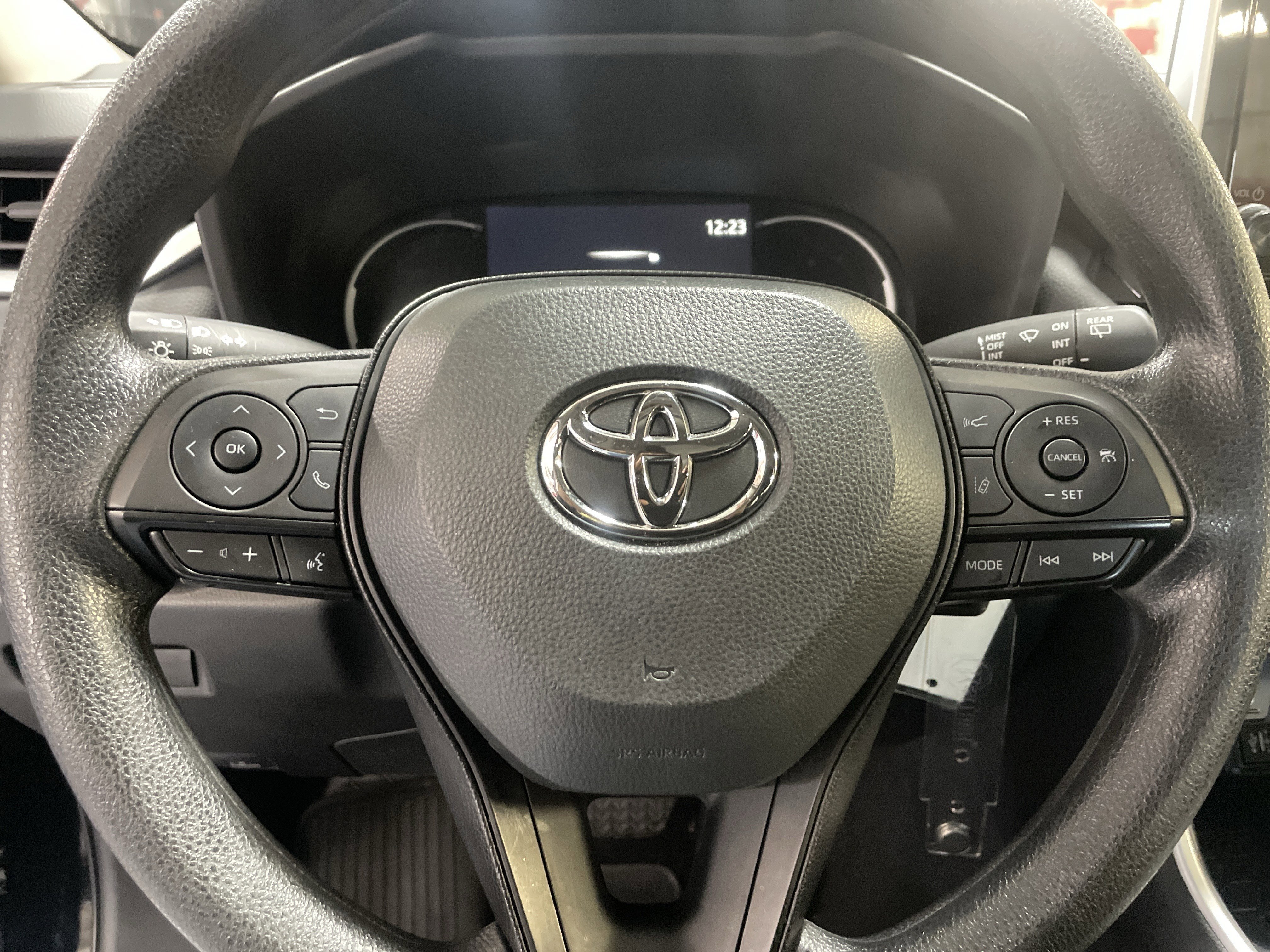 Used 2025 Toyota RAV4 LE image 18