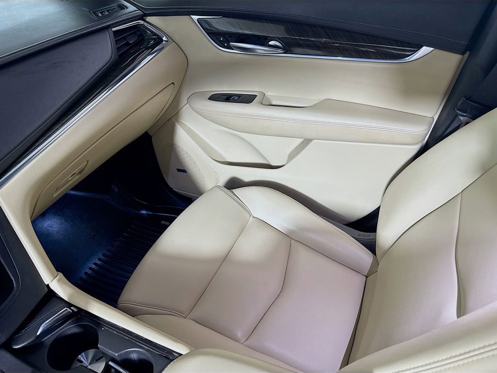 Used 2017 Cadillac XT5 FWD image 21