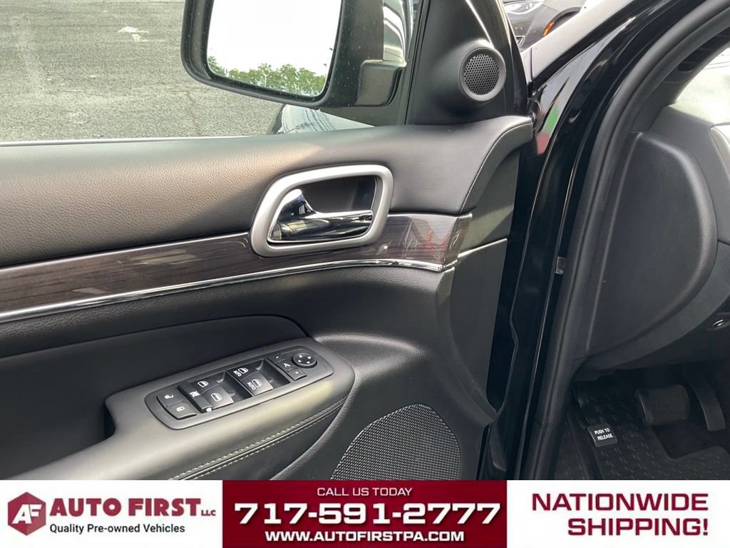 Used 2018 Jeep Grand Cherokee Overland AWD/4WD image 5