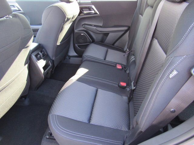 New 2026 Mitsubishi Outlander ES image 8