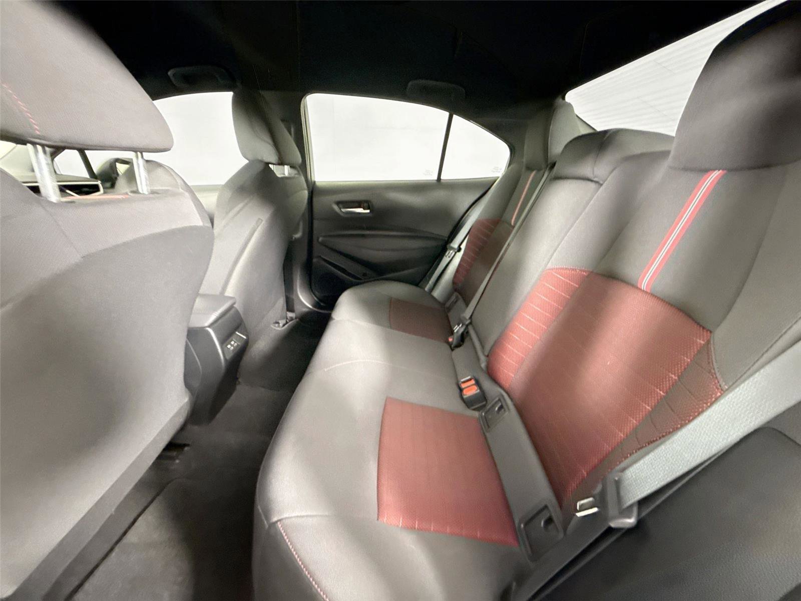 Certified 2024 Toyota Corolla SE image 30