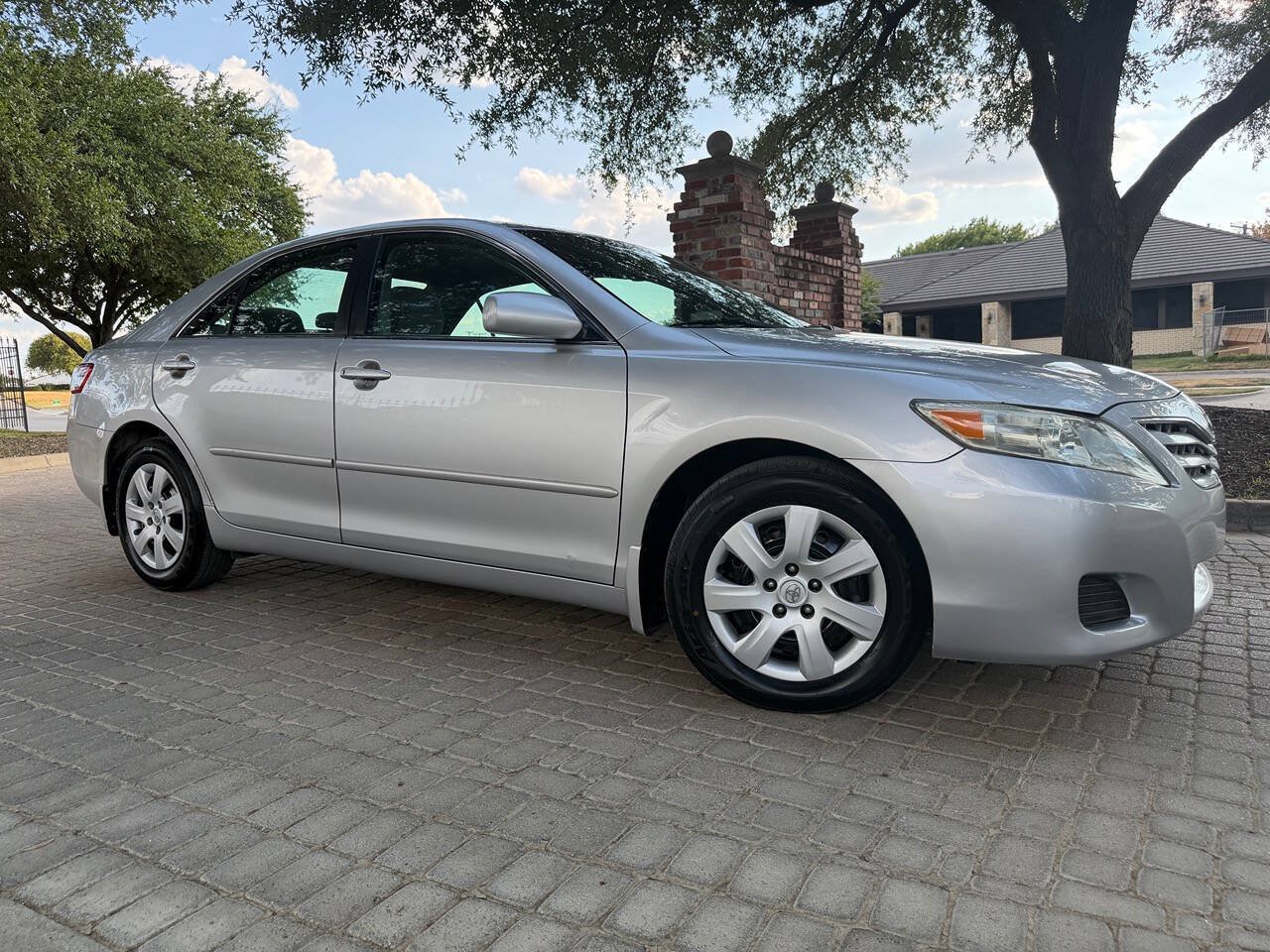 Used 2011 Toyota Camry FWD image 2