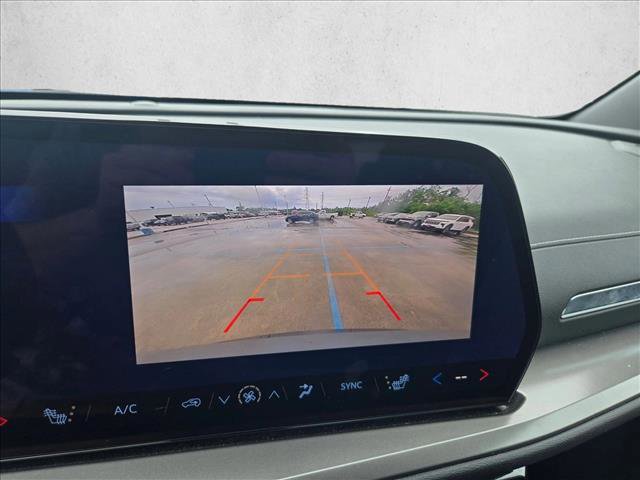 Used 2026 Chevrolet Traverse LT FWD image 14