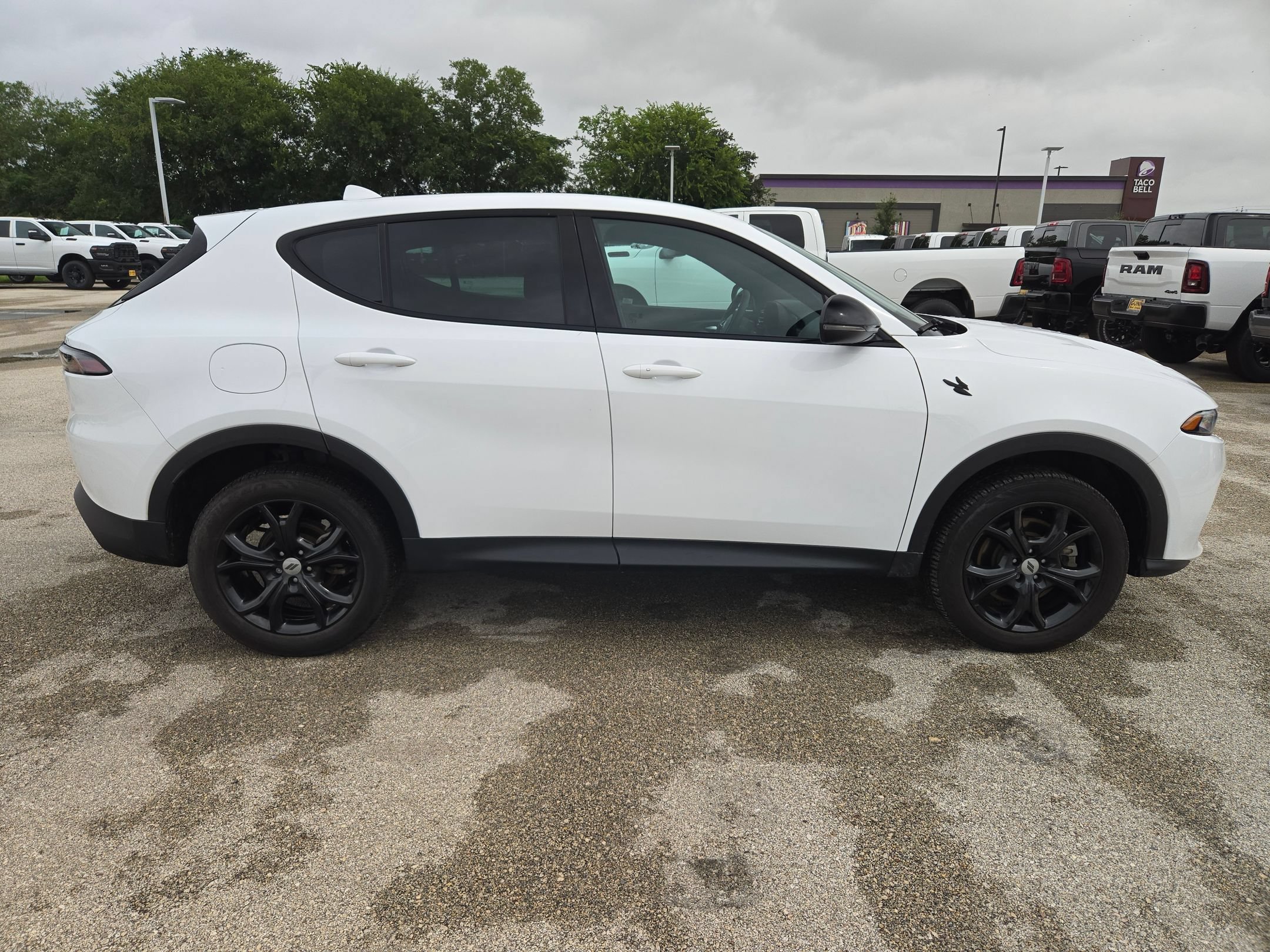 Used 2023 Dodge Hornet GT w/ GT Blacktop Package AWD/4WD image 2