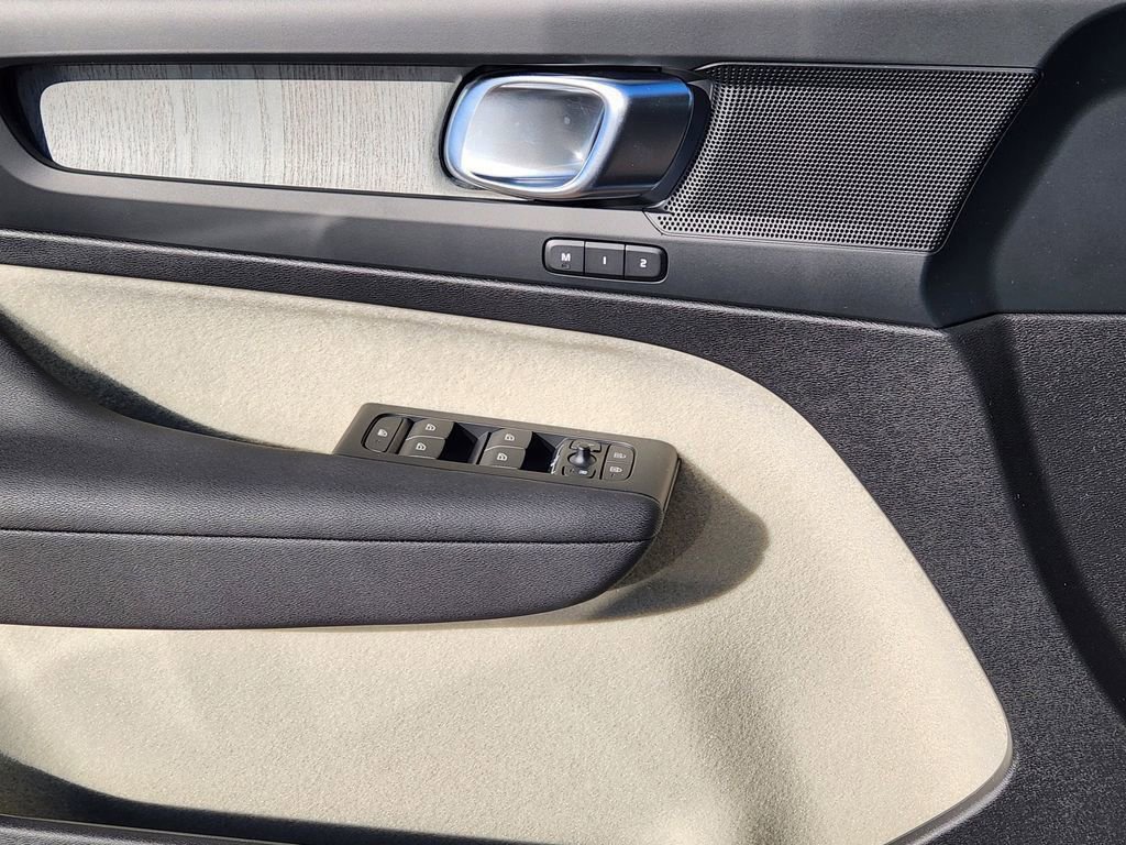 New 2026 Volvo XC40 B5 Plus w/ Protection Package Premier image 12