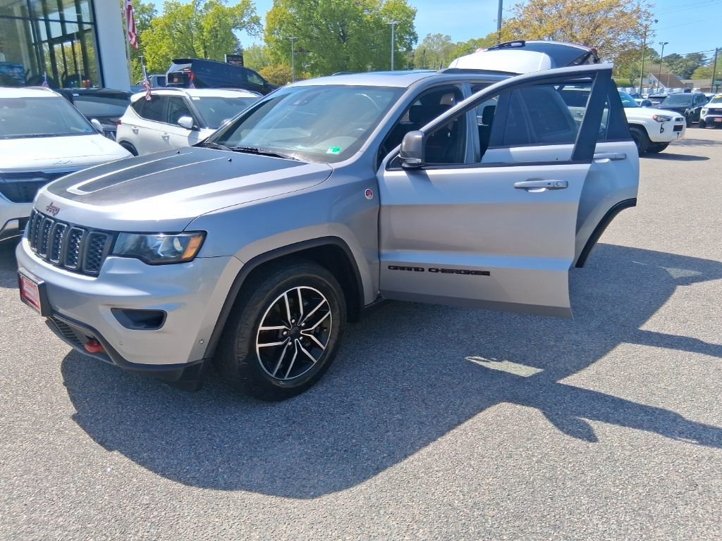 Used 2020 Jeep Grand Cherokee Trailhawk AWD/4WD image 23