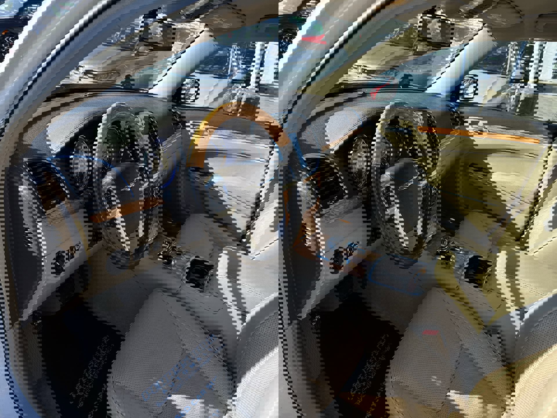 Used 2013 Chrysler 300 C image 10