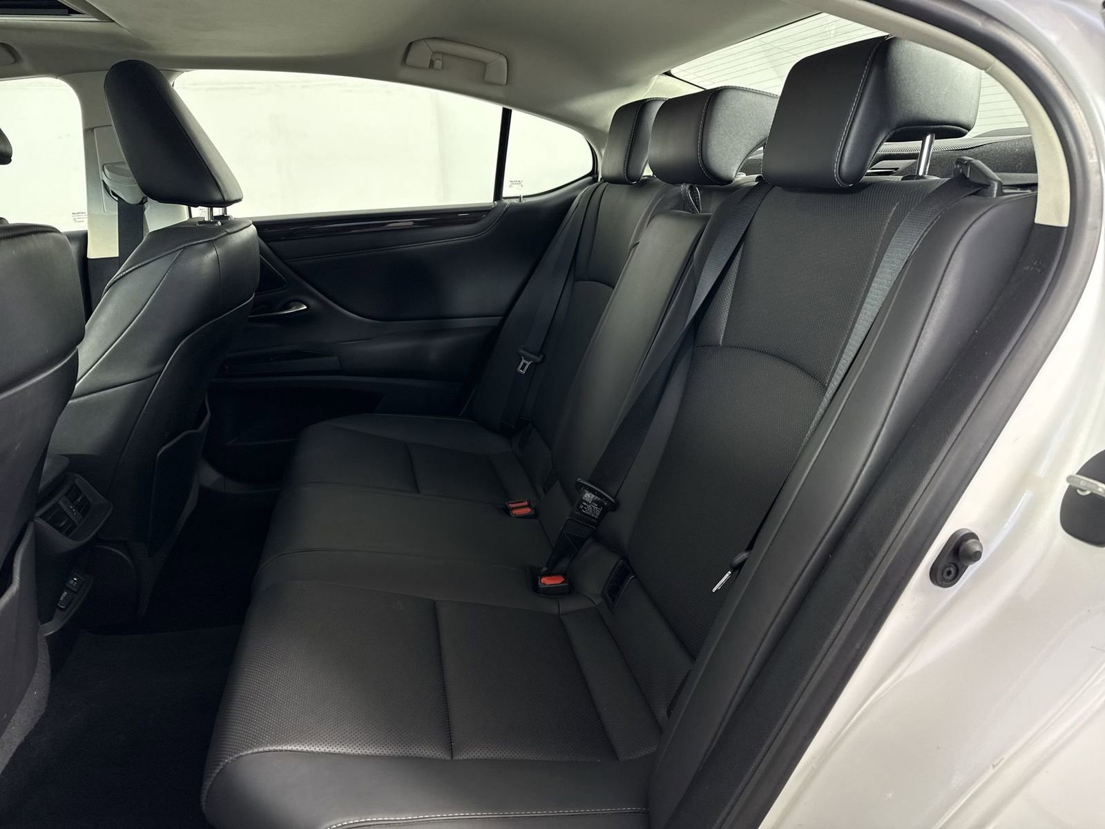 Used 2021 Lexus ES 300h w/ Premium Package image 23