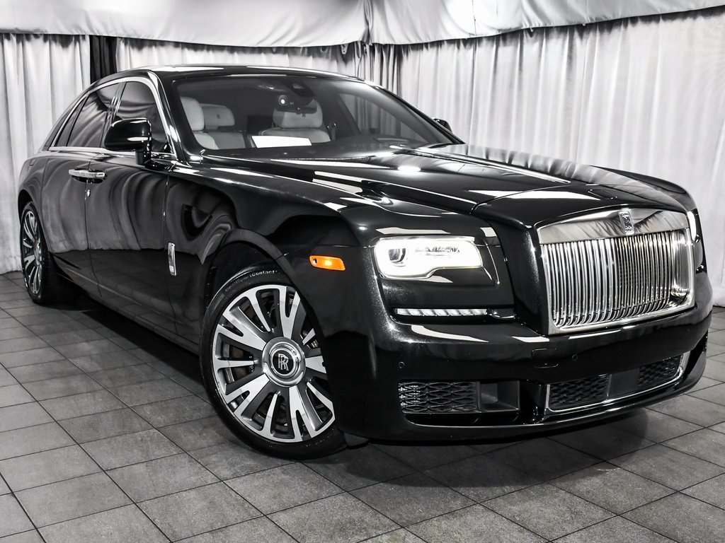 Used 2018 Rolls-Royce Ghost image 3