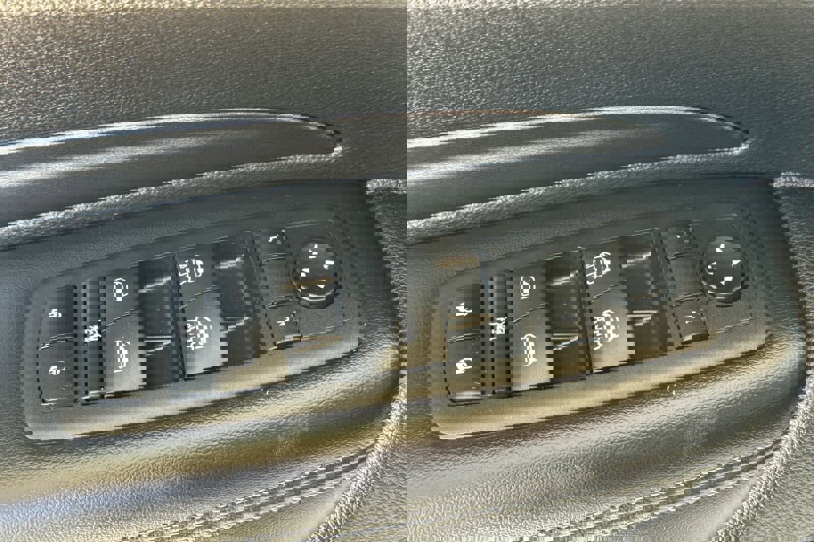 Used 2022 Dodge Durango SXT image 13