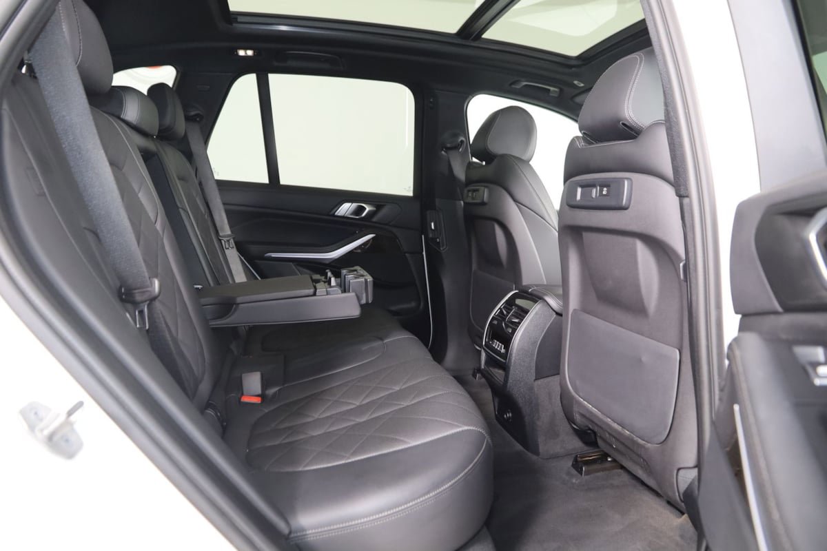 Used 2023 BMW X5 xDrive40i w/ Premium Package AWD/4WD image 14