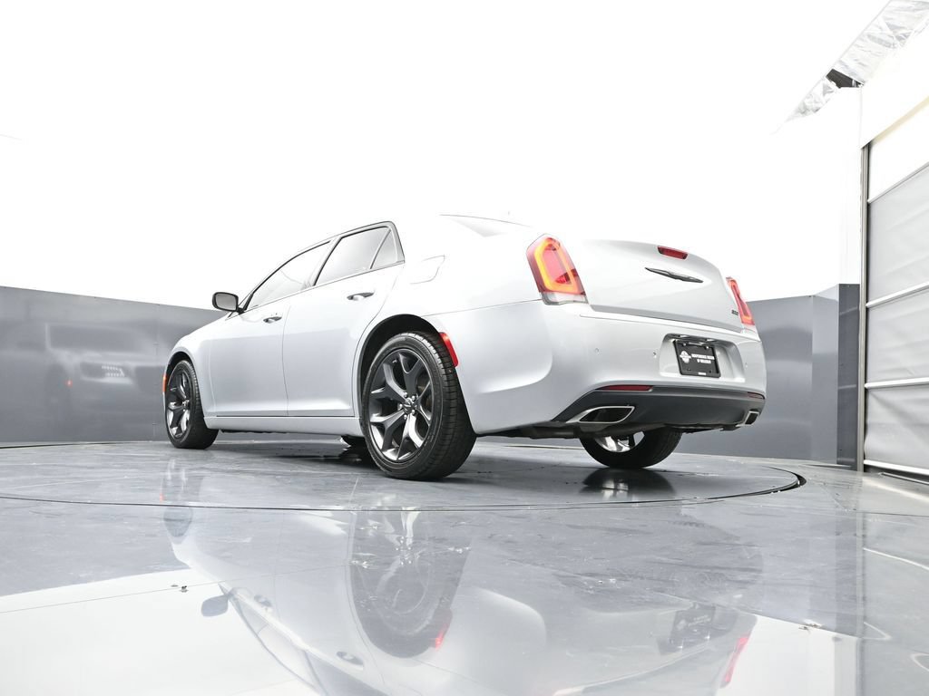 Used 2023 Chrysler 300 Touring w/ Safetytec Plus Group RWD image 46