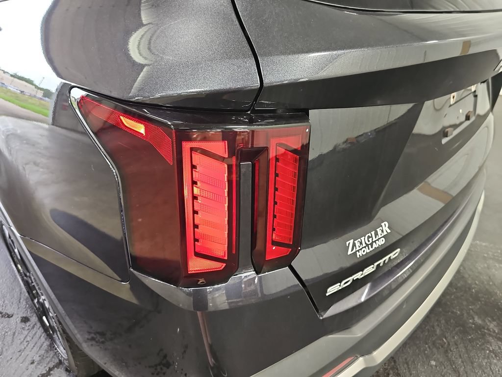Used 2025 Kia Sorento S w/ Panoramic Sunroof Package FWD image 36