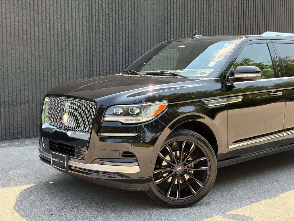 Certified 2022 Lincoln Navigator L Reserve AWD/4WD image 2